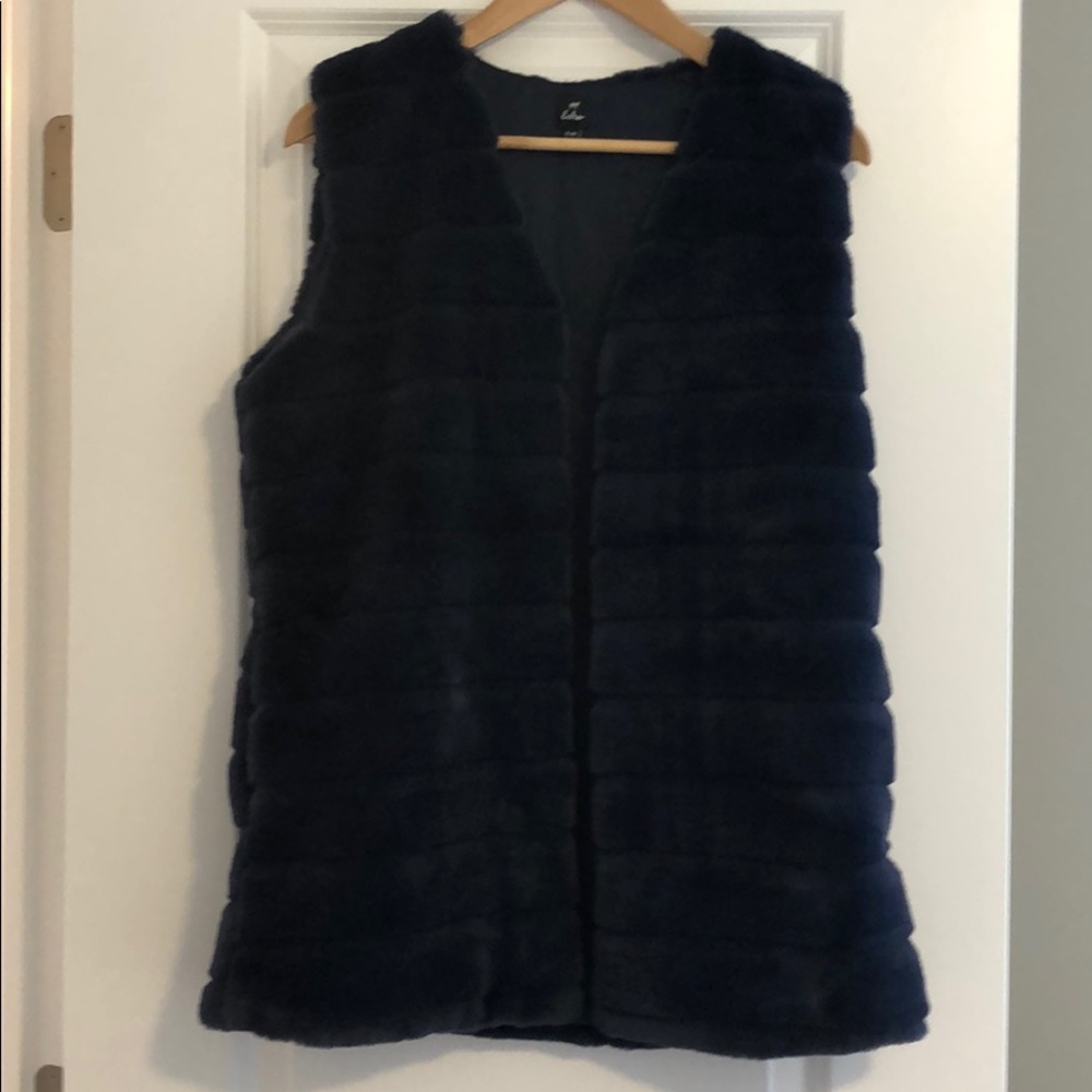 Echo Navy faux fur vest